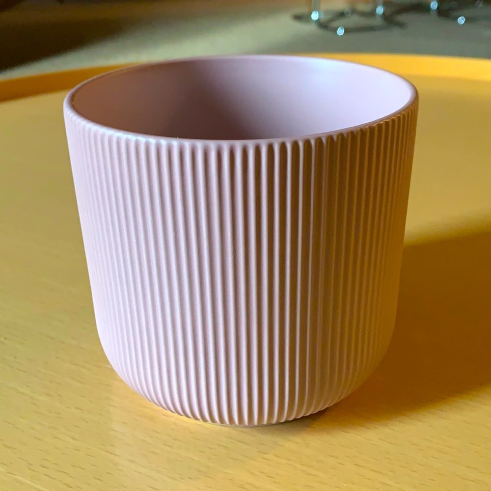 IKEA Gradvis Pink Plant Pot